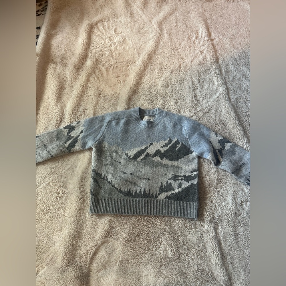 Abercrombie women’s sweater, size XXS